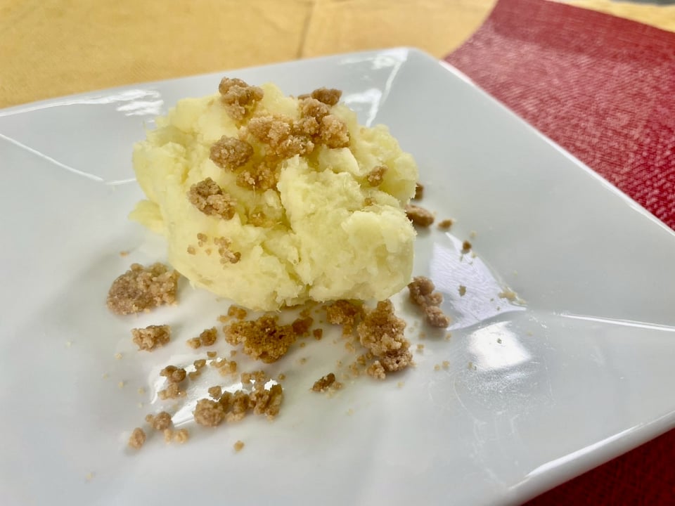 生スイートポテトのクランブルがけ