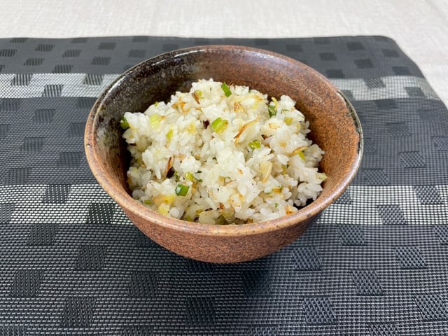 焦がしねぎ塩ごはん